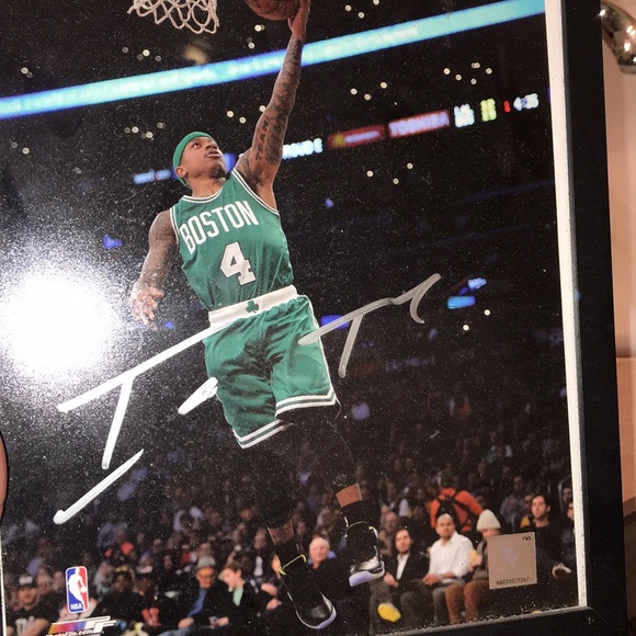 Signed autograph by Isiah Thomas - Picture 2 of 5